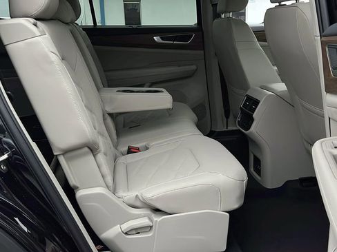 New 2026 Volkswagen Atlas SE image 13