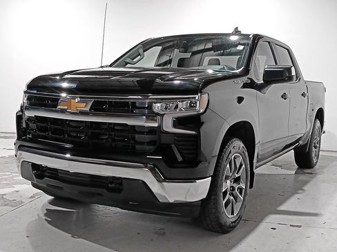Used 2023 Chevrolet Silverado 1500 LT AWD/4WD image 3