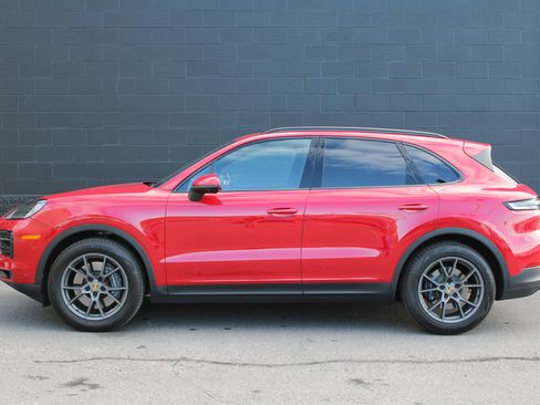 Certified 2024 Porsche Cayenne image 2