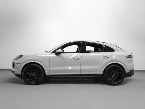 Certified 2024 Porsche Cayenne Coupe AWD/4WD image 2