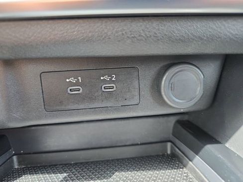 Used 2025 Nissan Rogue SV image 6