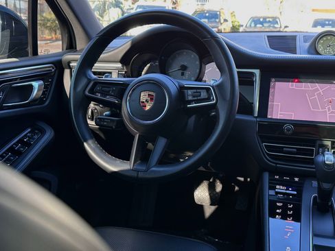 Used 2022 Porsche Macan S w/ Premium Package Plus image 24