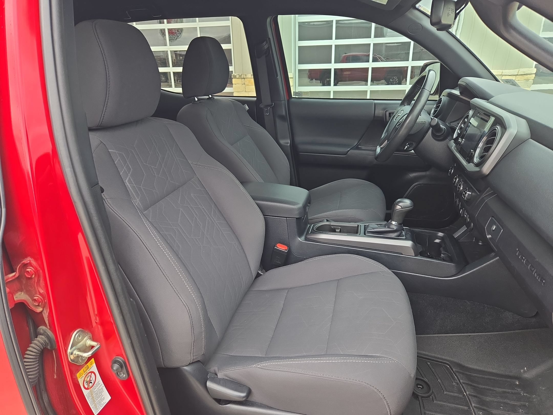 Used 2019 Toyota Tacoma 2WD Double Cab image 27