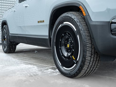 Used 2022 Rivian R1T Adventure image 36