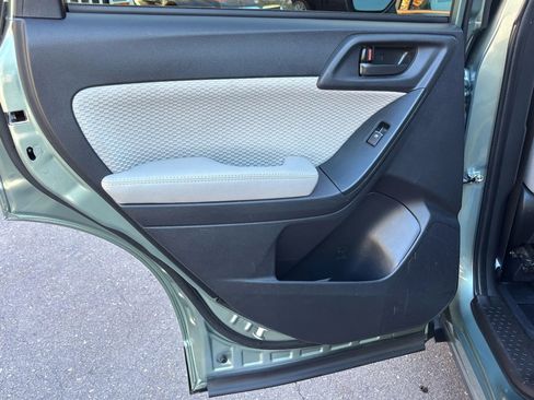 Used 2018 Subaru Forester 2.5i Premium w/ All-Weather Package image 16