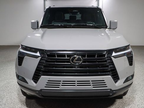 Used 2024 Lexus GX 550 w/ Accessory Package (Z1) AWD/4WD image 4