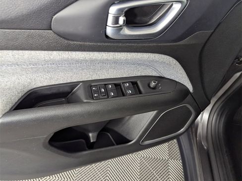 Used 2023 Jeep Compass Sport image 21