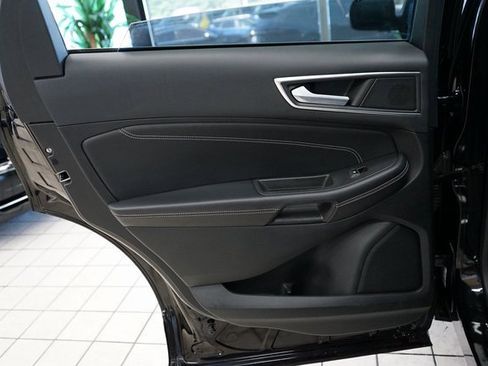 Used 2022 Ford Edge Titanium image 44