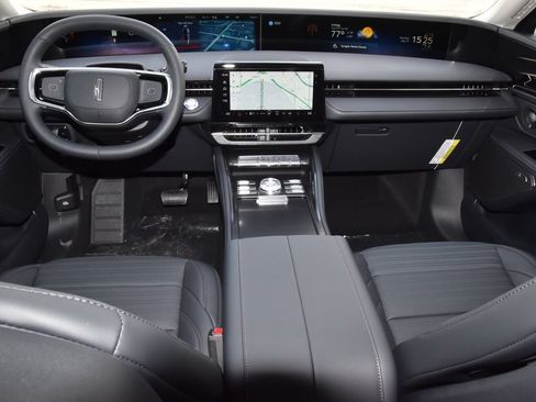 New 2026 Lincoln Nautilus Reserve AWD/4WD image 16