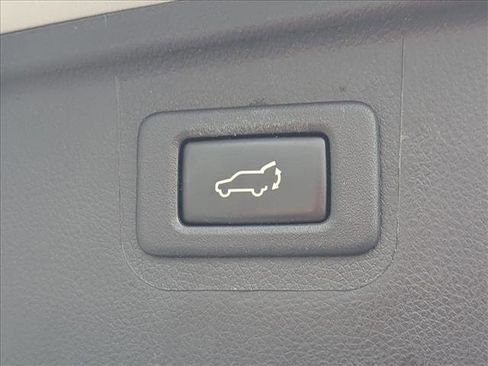 Used 2017 Subaru Outback 2.5i Limited image 7