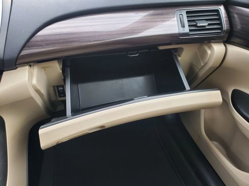 Used 2017 Honda Accord Touring image 38