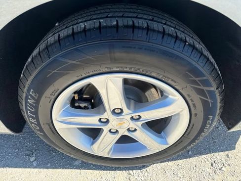 Used 2024 Chevrolet Malibu LT FWD image 25