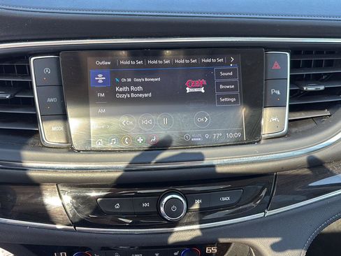 Used 2023 Buick Enclave Essence w/ Experience Buick Package image 21