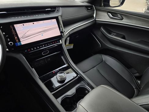 New 2026 Jeep Grand Cherokee Limited RWD image 16