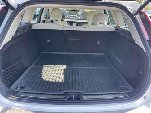 Used 2020 Volvo V60 T5 Momentum w/ Protection Package Premier FWD image 10