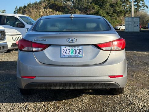 Used 2015 Hyundai Elantra SE image 6