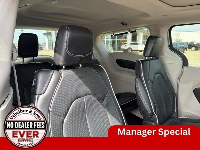 Used 2024 Chrysler Pacifica Limited FWD image 5