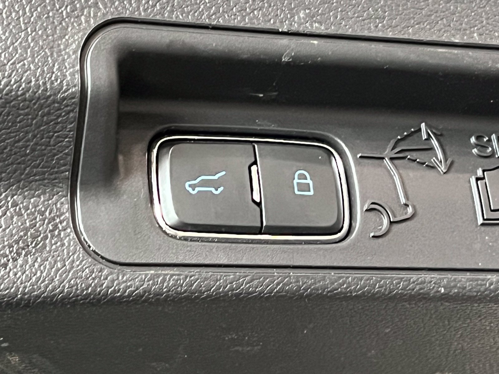 Used 2021 Ford Explorer XLT AWD/4WD image 11