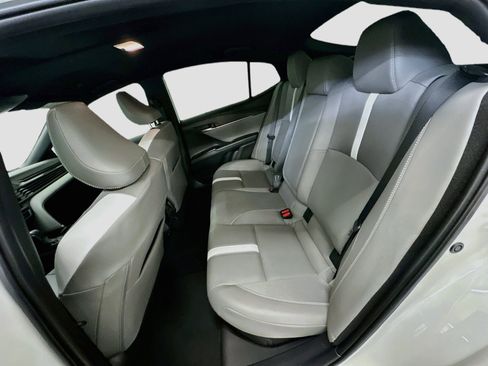 Used 2025 Toyota Camry SE w/ Convenience Package FWD image 29