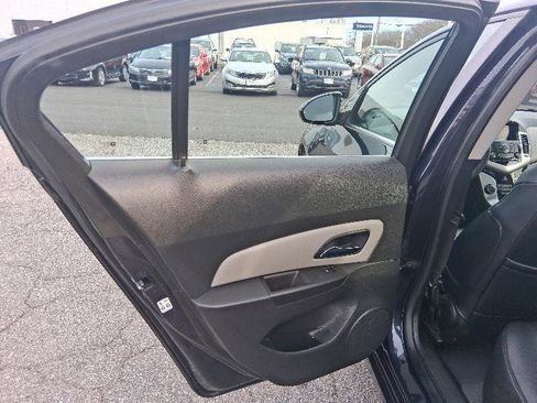 Used 2016 Chevrolet Cruze LT w/ Technology Package image 14