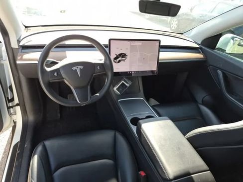 Used 2021 Tesla Model Y Long Range AWD/4WD image 3