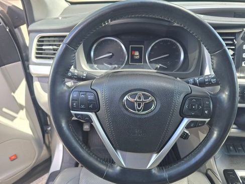 Used 2018 Toyota Highlander Limited Platinum AWD/4WD image 7