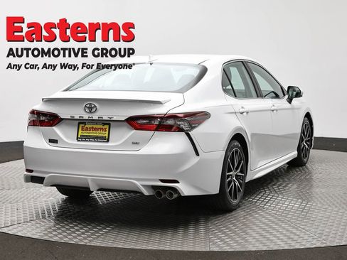 Used 2023 Toyota Camry SE FWD image 5