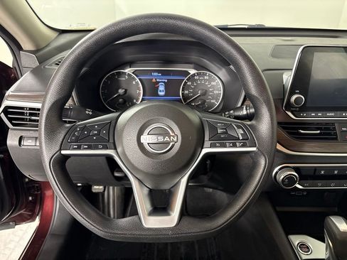 Used 2024 Nissan Altima 2.5 SV FWD image 46