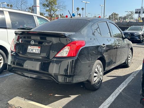Used 2017 Nissan Versa S Plus FWD image 3