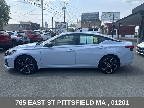 Used 2023 Nissan Altima 2.5 SR AWD/4WD image 4