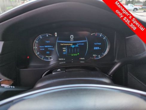 Used 2019 Cadillac Escalade Premium Luxury image 19