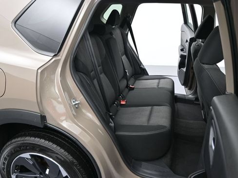Used 2025 Nissan Rogue SV AWD/4WD image 8