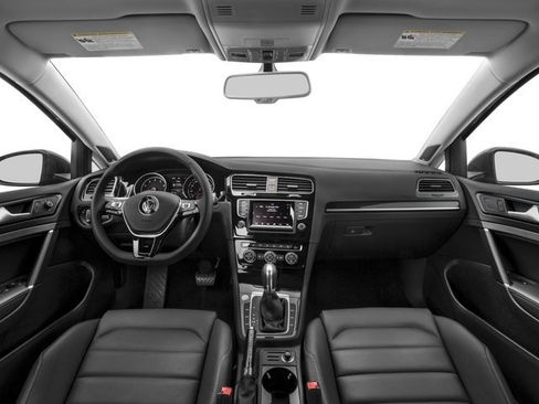 Used 2017 Volkswagen Golf S FWD image 8