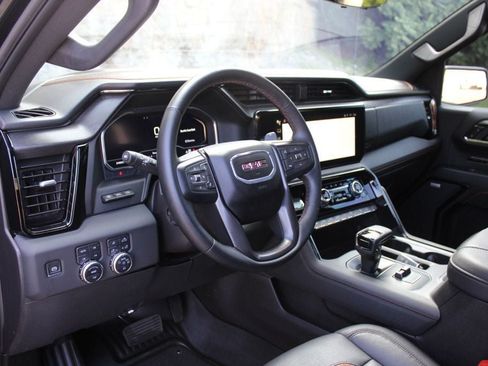Used 2024 GMC Sierra 1500 AT4 w/ Technology Package AWD/4WD image 19