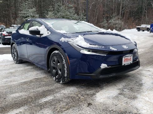 New 2026 Toyota Prius LE image 4