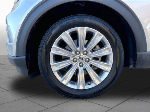 Used 2020 Ford Explorer Limited RWD image 11