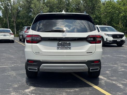 Certified 2025 Honda Pilot Touring image 6