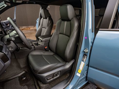 Used 2025 Toyota 4Runner Limited image 30