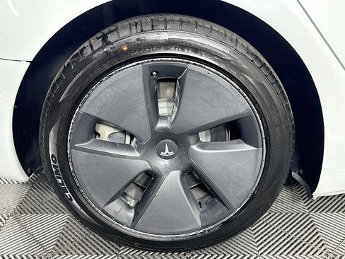 Used 2021 Tesla Model 3 Standard Range image 30