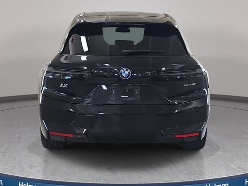 Used 2023 BMW iX xDrive50 w/ Ultimate Package 2 AWD/4WD image 8