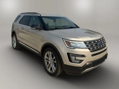 Used 2017 Ford Explorer XLT w/ Equipment Group 202A