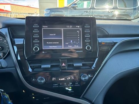 Used 2024 Toyota Camry SE image 14