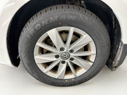 Used 2016 Volkswagen Golf S FWD image 34