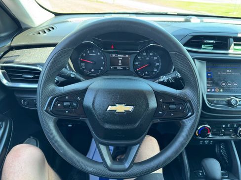 Used 2023 Chevrolet TrailBlazer LT FWD image 24