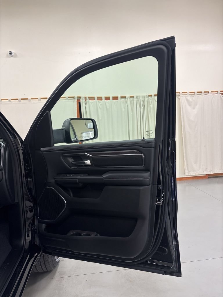 New 2026 RAM 1500 Laramie w/ Sport Appearance Package AWD/4WD image 29
