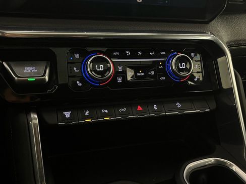 Used 2025 GMC Sierra 3500 Denali w/ Denali Reserve Package image 17