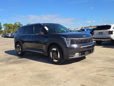 New 2026 Kia EV9 Wind AWD/4WD image 2
