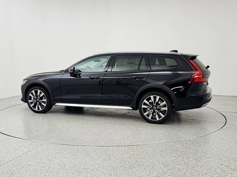 New 2026 Volvo V60 B5 Cross Country Ultra w/ Climate Package AWD/4WD image 7