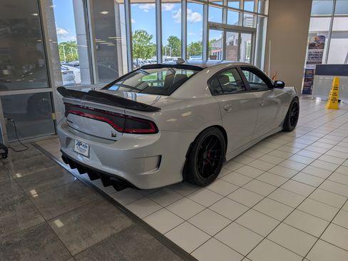 Used 2020 Dodge Charger Scat Pack w/ Plus Group RWD image 3