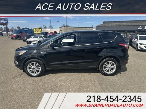 Used 2017 Ford Escape SE image 5